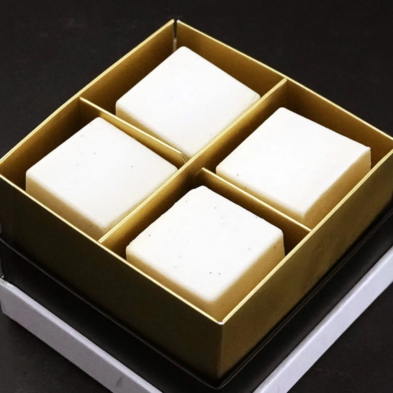 宝石のような美しさ、独特の食感と風味